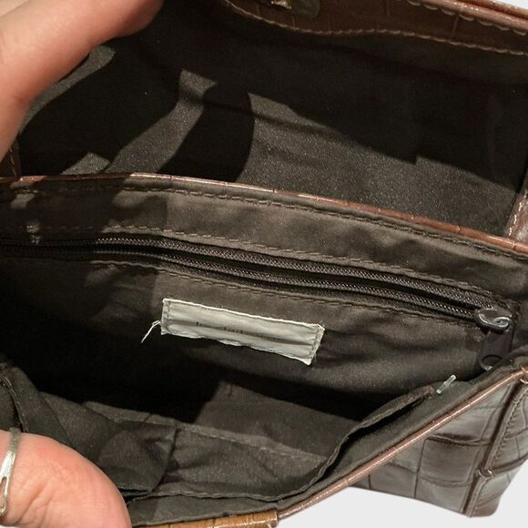 Liz Claiborne Vintage Crossbody Vegan Leather - Picture 4 of 12